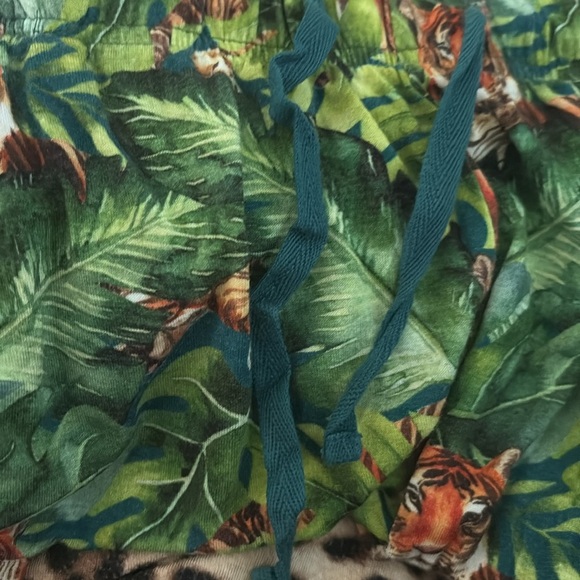 Posh Peanut Jungle Print Pajamas Set Medium - Picture 10 of 10